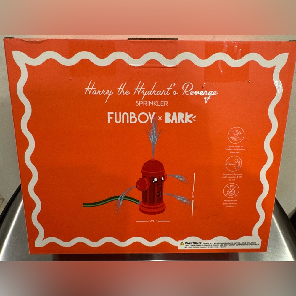 BARKBOX x FUNBOY ✨ Harry the Fire Hydrant’s Revenge Sprinkler Toy